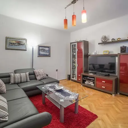 Milenka Apartamento Žrnovnica