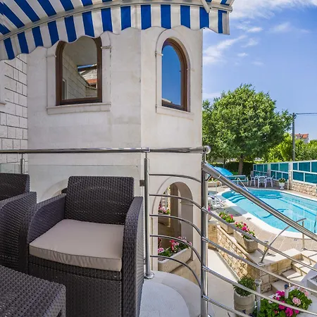 Milenka Apartment Zrnovnica